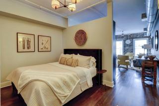 Old Towne Loft on Broughton -Steps to City Market - Savannah - 3