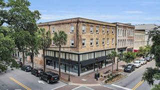 Old Towne Loft on Broughton -Steps to City Market - Savannah - 7
