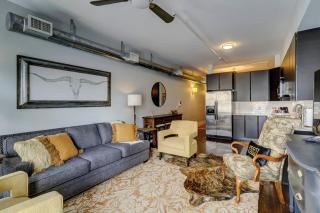 Old Towne Loft on Broughton -Steps to City Market - Savannah - 9