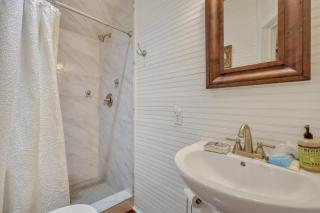 The Grey Pearl - Swimming Pool Premier Location - King City - 1
