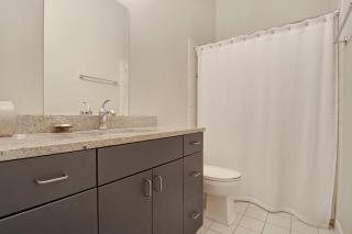Downtown Loft- Steps away from Plant Riverside! - Savannah - 5