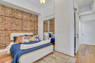 Lush Savannah Loft - Near Plant Riverside District - Savannah - 5