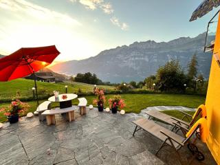 Bijouswiss " Yellow House" - 1