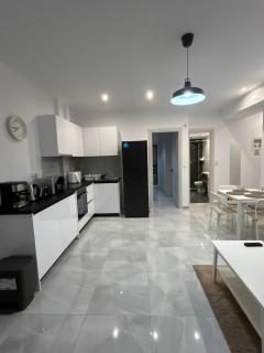 Hana Holiday Beach Apartment 1 - Artemida - 7
