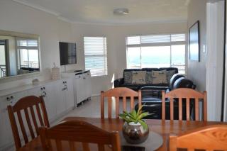 Simplicity with an ocean view 200 - 9
