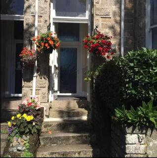 Cosy 2 Bedroom Apartment near Seafront - 1