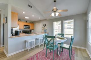 Galveston Getaway Spacious Home Less Than 1 Mi to Beaches - Galveston - 3