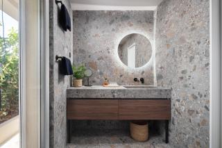 Modern Seafront Villa Steps from the Beach - Rogoznica (Rogosnizza) - 8