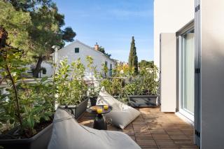 Modern Seafront Villa Steps from the Beach - Rogoznica - 4