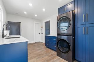 Cake by the Ocean Ocean front home Fully renovated custom finishes - Holden Beach - 6