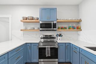 Cake by the Ocean Ocean front home Fully renovated custom finishes - Holden Beach - 3