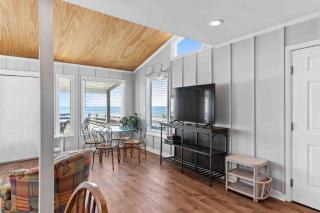 Cheek to Cheek Oceanfront OIB, Brunswick Vacation Rentals - Ocean Isle Beach - 1