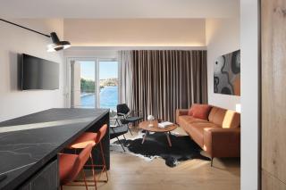 Modern Seafront Villa Steps from the Beach - 7