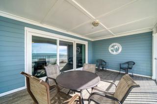 Four Shores Unit 3 Gulf Condo Direct Gulf with Pool and Spa - 3