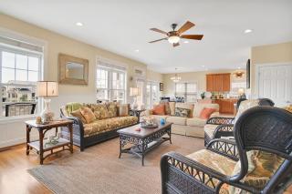 Doin` Time Canal Front home with elevator and extra living room - Ocean Isle Beach - 5