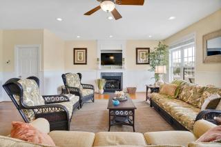 Doin` Time Canal Front home with elevator and extra living room - Ocean Isle Beach - 3