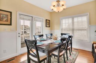 Doin` Time Canal Front home with elevator and extra living room - Ocean Isle Beach - 1