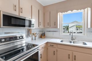 Isle Of A Time Brunswick Vacation Rentals Canal front with Boat slip - Ocean Isle Beach - 4