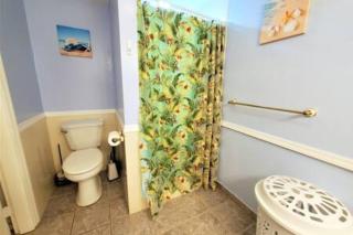 Patio Condo Poolside - Standard Sleeps 4 104 - Cap Carnaveral - 2