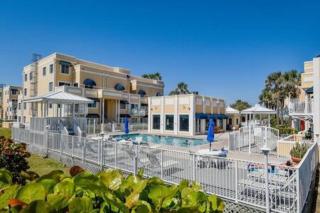 Patio Condo Direct Ocean - Sleeps 6 Guests 101 - Cap Carnaveral - 8