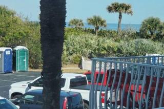 Atrium Condo Deluxe - Sleeps 4 Guests 105 - 3