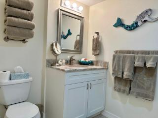 Patio Condo Deluxe 2br - Sleeps 5 Guests 312 - 4