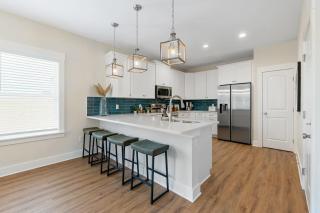 Ocean Breeze- Chic Steps to beach Family Friendly - 1