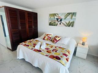 French ocean view, beach and pool - 2