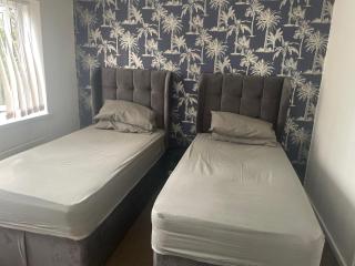 4 Bed Comfy House in Birmingham - 0