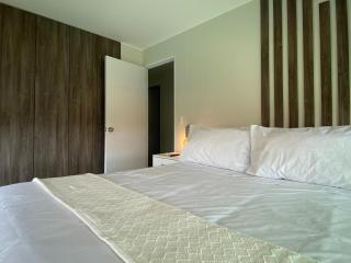 Modern 2BR with Balcony in San Isidro - Lima - 5