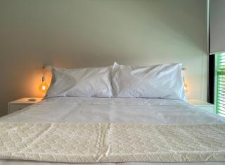 Modern 2BR with Balcony in San Isidro - Lima - 3