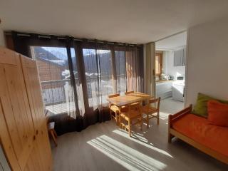 Studio skis aux pieds proche centre, balcon, parking, animaux admis - FR-1-514-33 - Courchevel - 2
