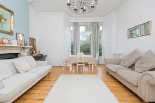 Modern 1 Bed Apartment w Free Parking & Backyard - Bristol - 3