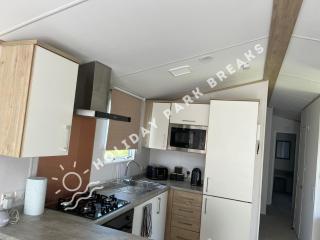 Sunset - A Relaxing Gold 3 bed holiday home at Seal Bay Resort - Chichester - 9