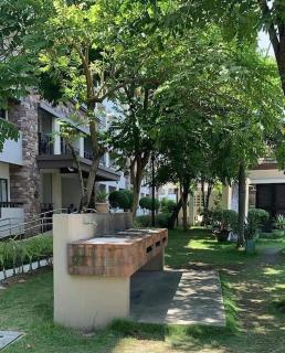 Junior's 2Br & 1T/Bath Condo Oasis Ecoland 3F - Davao - 1