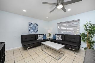 4 bedroom home with Patio 10 seconds from the Sand - 5