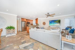 Giant 7 Bedroom Home with 3 separate Condos - Newport Beach - 2