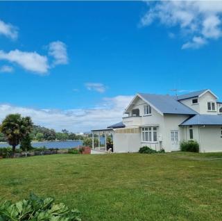 Breathtaking Hamilton Lake Views - Hamilton - 9