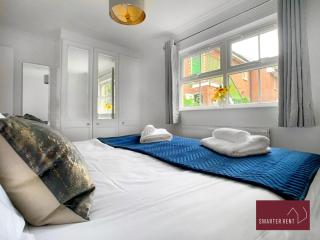 Wokingham - 2 Bedroom Maisonette - With Parking - 2