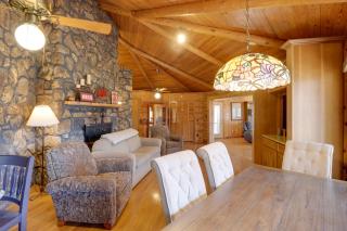 Family-Friendly Riverfront Manor on the Little Red - Heber Springs - 3