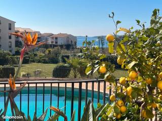 T2 rez de jardin plage piscines vue mer parking terrasse commerces - Six-Fours-les-Plages - 0
