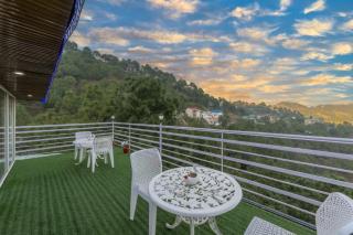 Host Jatin Kasauli Height 7oI827o7o3 - Kasauli - 9