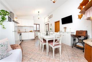 Charming House Nino with a fenced yard - Krmed - 5