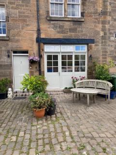 7A The Mews - cottage in the city - 2