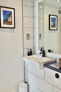 Modern Luxurious Apartment - Birmingham - 6