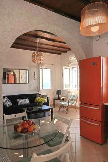 Ebatis Guesthouse - Vari - 2