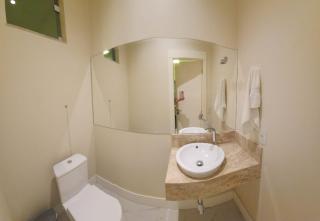 Casa de alto padrão com piscina - 9