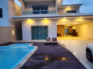 Casa de alto padrão com piscina - 9