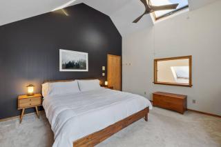 Lake Winnipesaukee Retreat (Private Beach Access) - Moultonborough - 3