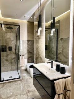 Falco Boutique Home with Jacuzzi Bath - 2